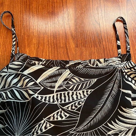 NWOT Banana Republic Tropical Camisole - size MEDIUM - Picture 3 of 10